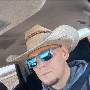 Meet your Posher, Drew